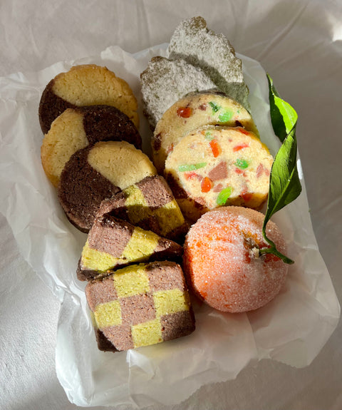 Biscuits de Noël au matcha, chocolat et fruits confits